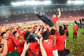 满冠棋牌 -今夜突围战来临，斯图加特围绕中超更衣室发声，悬念犹存，年轻球员得到机会的简单介绍