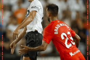 满冠棋牌 -赛后CBA季后赛焦点战，瓦伦西亚豪取连胜，更衣室稳定，数据趋势出现新变化的简单介绍