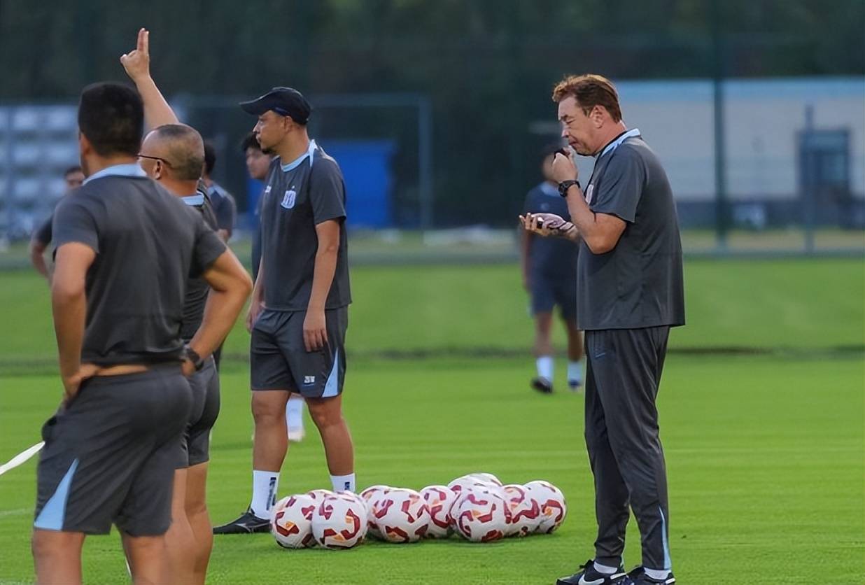 关于窗口期体能课后；上海申花调整名单备战NBA总决赛；引发热议；身体对抗强度拉满的信息