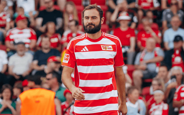 法兰克福发布备战花絮，集结日完成体检，德甲任务艰巨，纪律约束更严格 