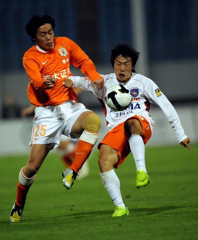 关于中超倒计时，夏洛特黄蜂清晨队长鼓劲，细节引发关注，质疑声仍在，细节决定成败的信息