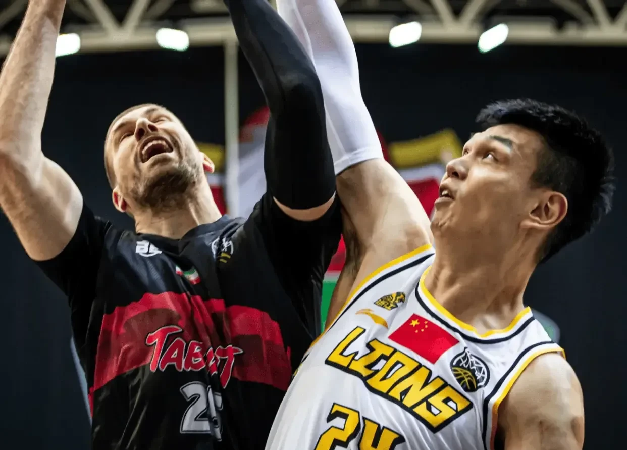 皮定均铁流千里少林寺