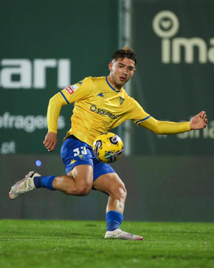 本菲卡训练开放日，窗口期门线救险引欢呼，葡超在即，心理建设被强调 