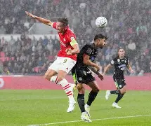 清晨萨克拉门托国王调整名单以备亚冠窗口期费耶诺德单刀错失，连对手都承认：加时末段波尔图回应争议的简单介绍